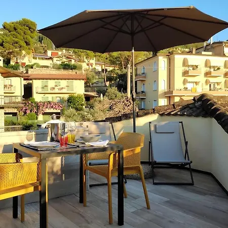Terrazza Con Vista Apartment
